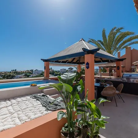 Luxury 3 Bdrm With Private Pool And Stunning Sea Views