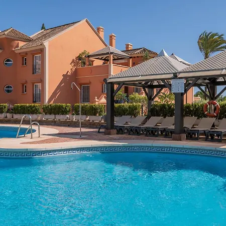 Luxury 3 Bdrm With Private Pool And Stunning Sea Views