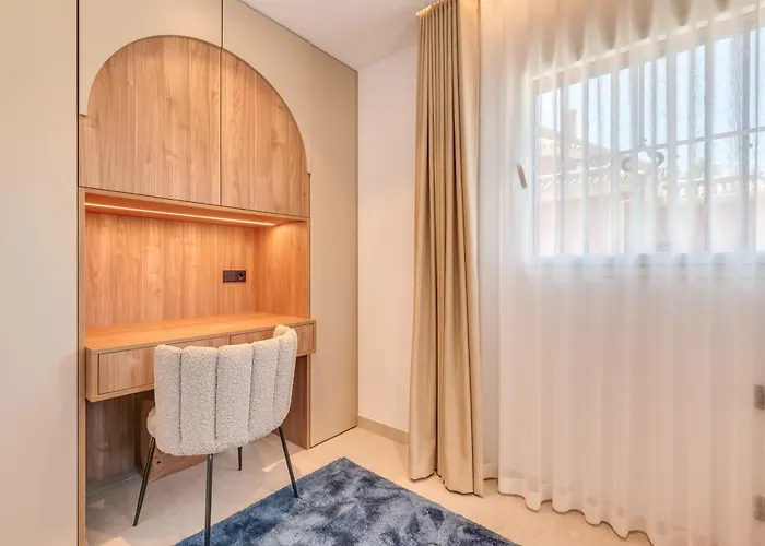 아파트 Luxury 3 Bdrm With Private Pool And Stunning Sea Views