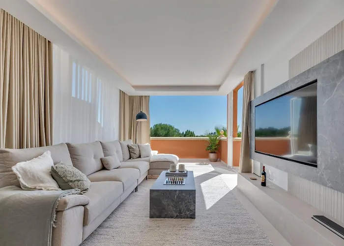 Luxury 3 Bdrm With Private Pool And Stunning Sea Views * 마르베야