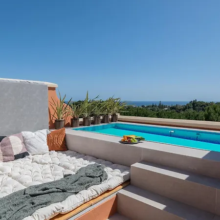 Luxury 3 Bdrm With Private Pool And Stunning Sea Views Διαμέρισμα