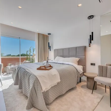 דירה Luxury 3 Bdrm With Private Pool And Stunning Sea Views מארבלה