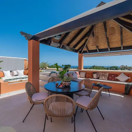 Luxury 3 Bdrm With Private Pool And Stunning Sea Views דירה *