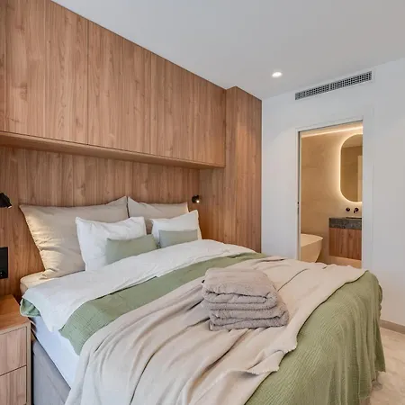 דירה Luxury 3 Bdrm With Private Pool And Stunning Sea Views *