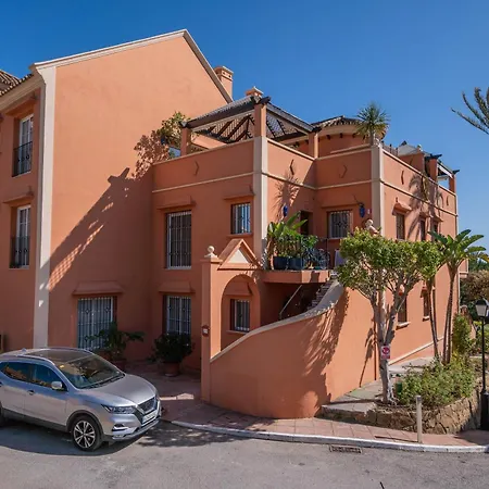 Luxury 3 Bdrm With Private Pool And Stunning Sea Views מארבלה