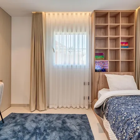 Luxury 3 Bdrm With Private Pool And Stunning Sea Views דירה מארבלה