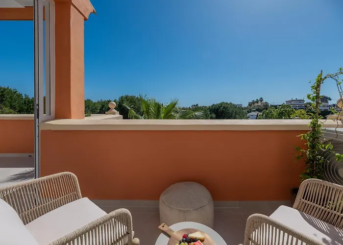 Apartment Luxury 3 Bdrm With Private Pool And Stunning Sea Views *