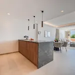 Luxury 3 Bdrm With Private Pool And Stunning Sea Views Lägenhet