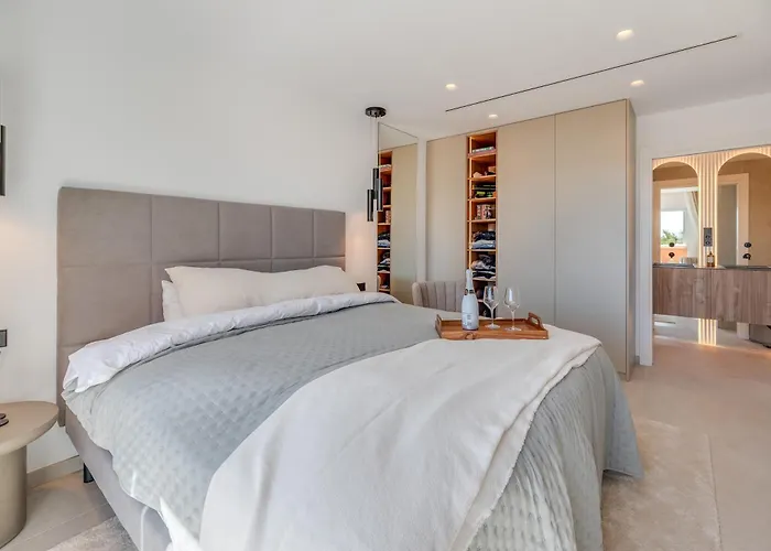 Apartament Luxury 3 Bdrm With Private Pool And Stunning Sea Views Marbella