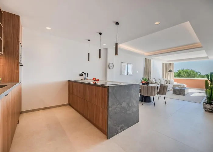 Luxury 3 Bdrm With Private Pool And Stunning Sea Views Apartament