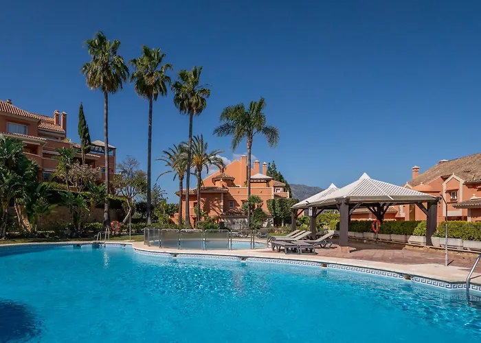 Luxury 3 Bdrm With Private Pool And Stunning Sea Views Apartament *
