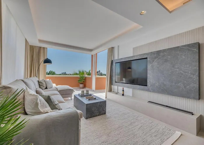 Luxury 3 Bdrm With Private Pool And Stunning Sea Views Marbella