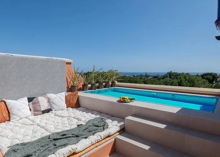 Luxury 3 Bdrm With Private Pool And Stunning Sea Views Apartament