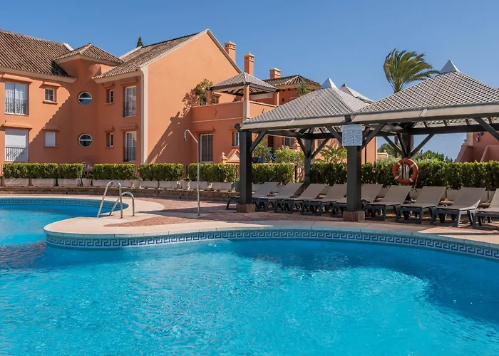 Luxury 3 Bdrm With Private Pool And Stunning Sea Views